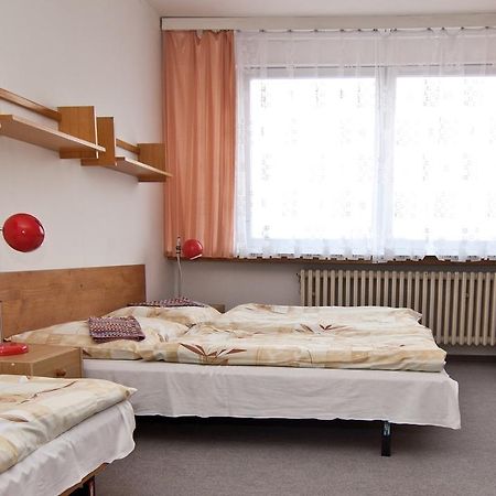 Domov Mladeze A Skolni Jidelna Karlovy Vary 호텔 객실 사진