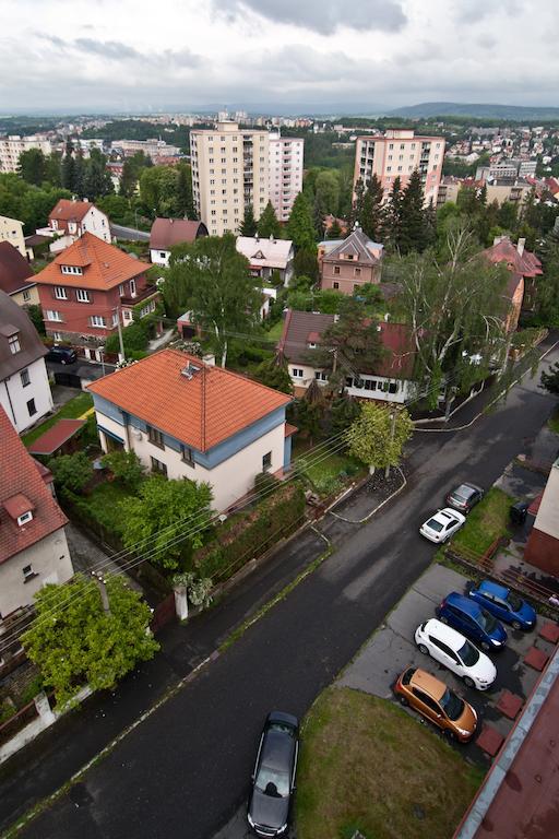 Domov Mladeze A Skolni Jidelna Karlovy Vary 호텔 외부 사진